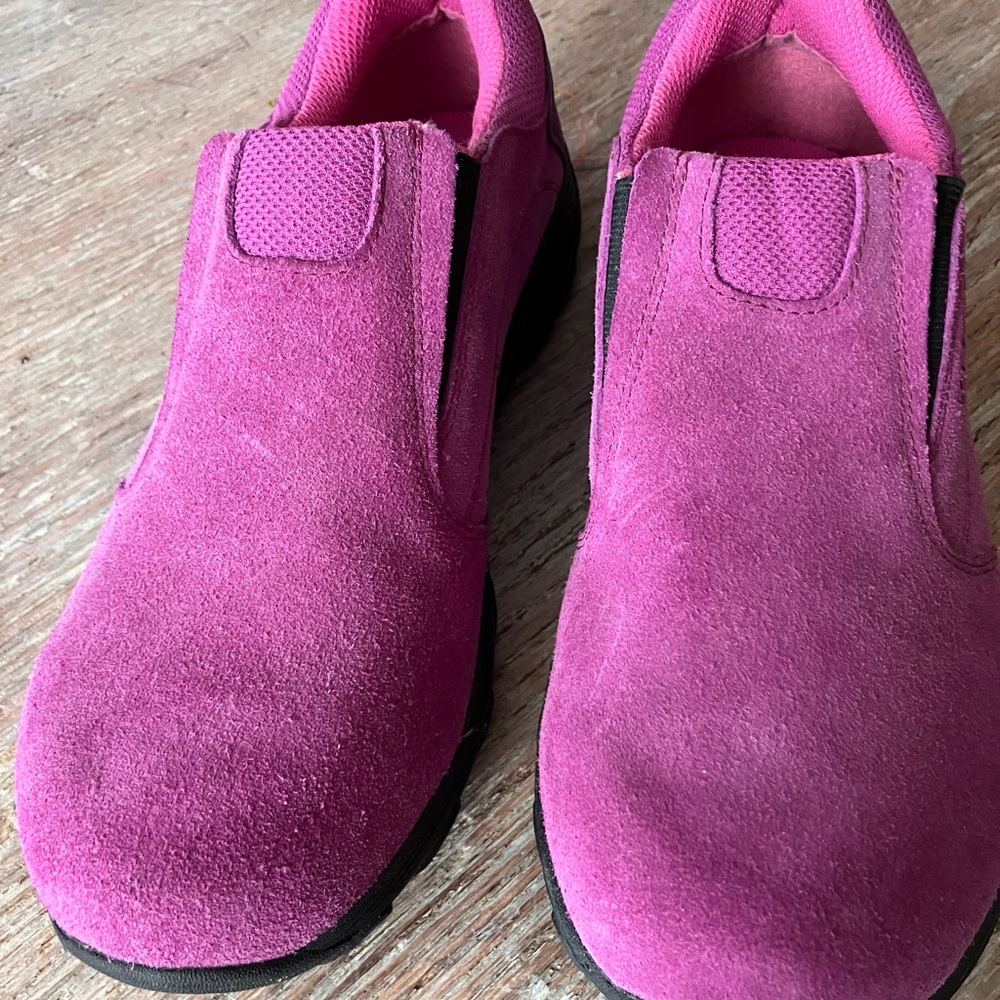 Merrell Women's slip on purple suede Novica Moc never worn.